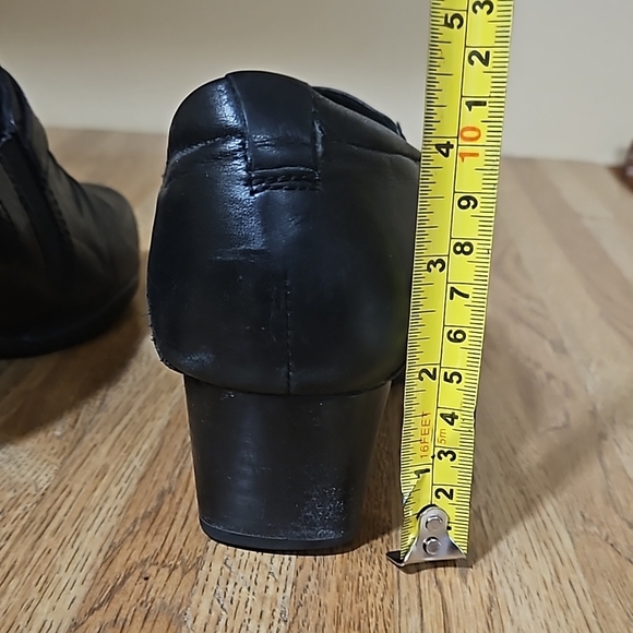 Clark's Artisan Short Slip On Booties Shoes 7.5W - Picture 9 of 16